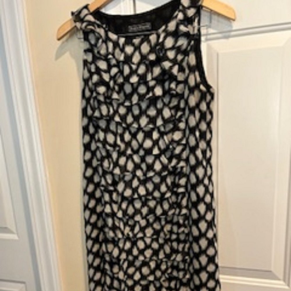 Women's Black & Grayish White Dress Frilled Front Sleeveless Jessica Howard 10P